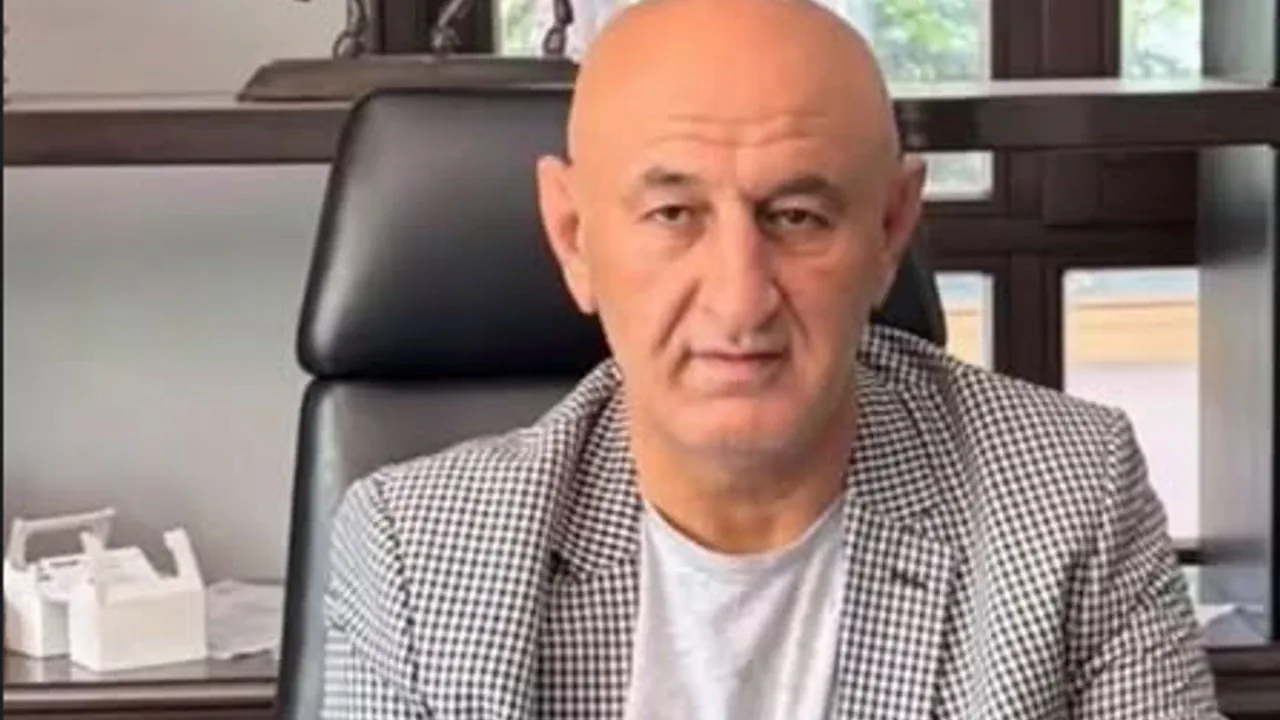 Cizre'de Barış Çağrısı: Dernek Başkanı Özalp 'Cehalet ve Kavga Artık Yeter' Deddi Cizre'de Barış Çağrısı: Dernek Başkanı Özalp 'Cehalet ve Kavga Artık Yeter' Deddi