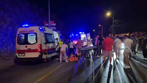 Bodrum'da taksi ile motosiklet çarpıştı: 1 ölü, 1 ağır yaralı