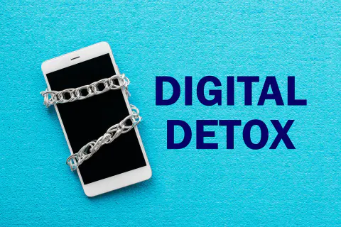 Dumb Co'dan Dijital Detoks Hamlesi: iPhone'u Bırakıp Kapaklı Telefona Geçiş