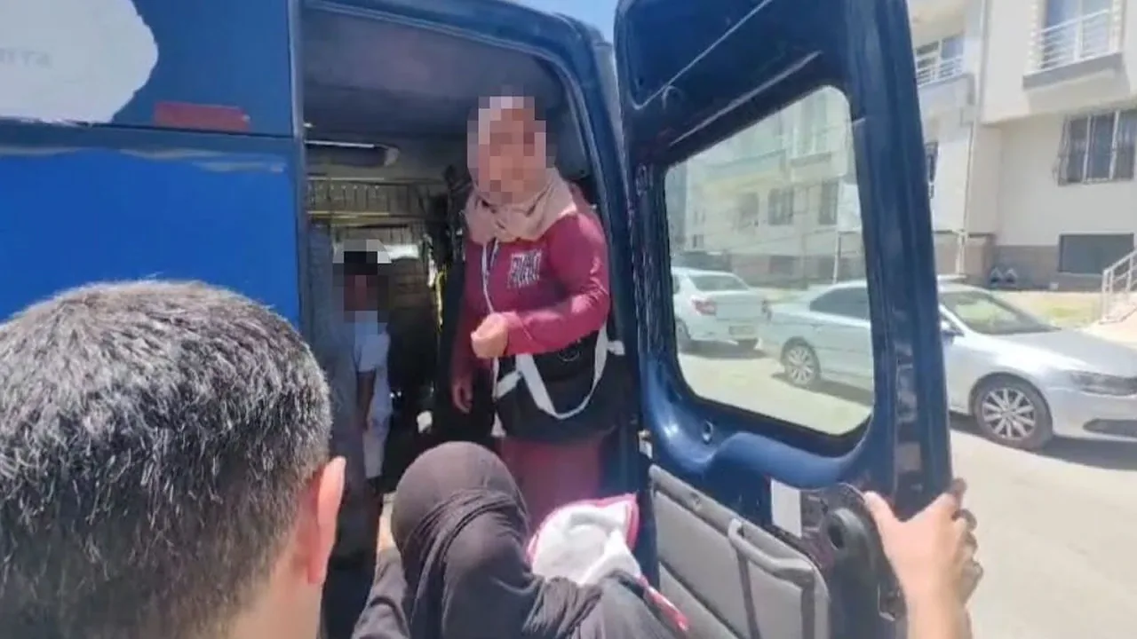 Elazığ'da Dilenci Şebekesine Operasyon: Serbest Kaldıktan Sonra Tekrar Yakalandı Elazığ'da Dilenci Şebekesine Operasyon: Serbest Kaldıktan Sonra Tekrar Yakalandı