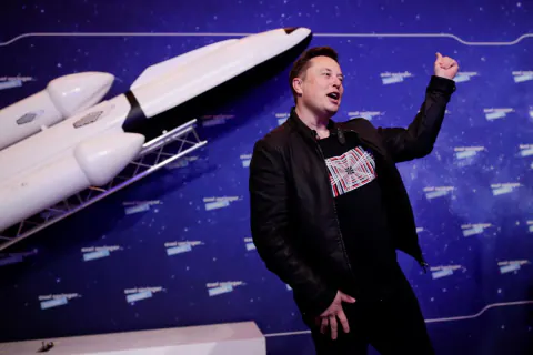 SpaceX, Bitcoin Yatırımıyla Wall Street Beklentilerini Aştı: 540 Milyon Dolar Zarar