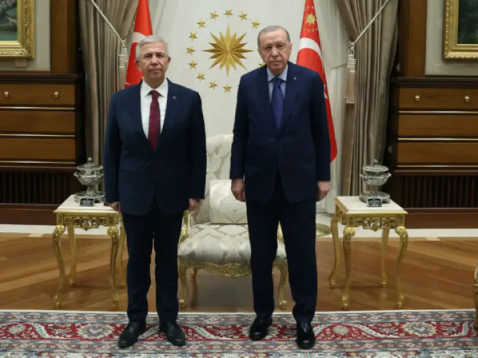Mansur Yavaş'la Erdoğan Görüşmesi ve Eylül İstifa İddiaları: Belediye 'Hayal Ürünü' Dedi, Kulisler 'Bağımsız Kalacak' Diyor görseli