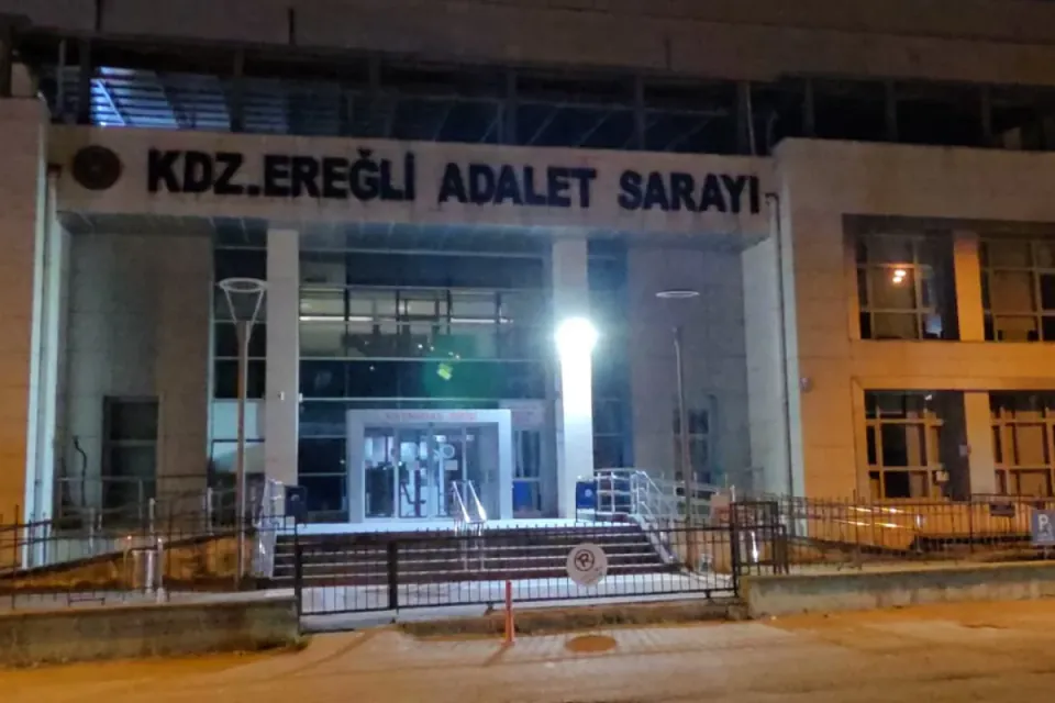 Karadeniz Ereğli'de zabıta müdürü cinsel taciz suçlamasıyla tutuklandı görseli