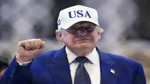 Donald Trump'tan İran'a Sert Uyarı: 'Bombaları Başlarının Ortasına Bırakırız'