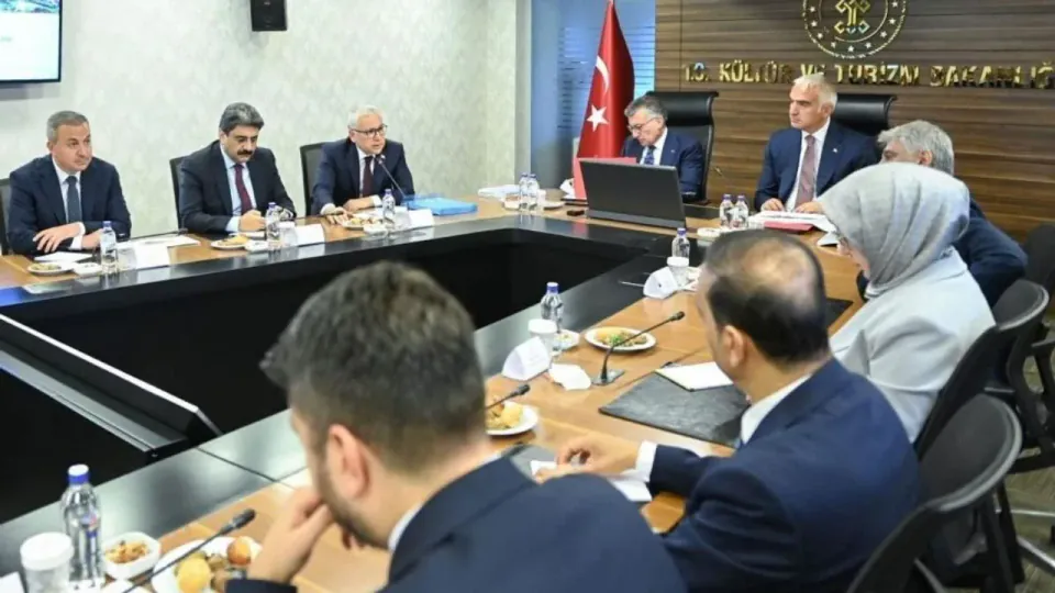 Bakan Ersoy'dan Sivas Turizmi İçin Yeni Yol Haritası: Kritik Başlıklar Belirlendi görseli
