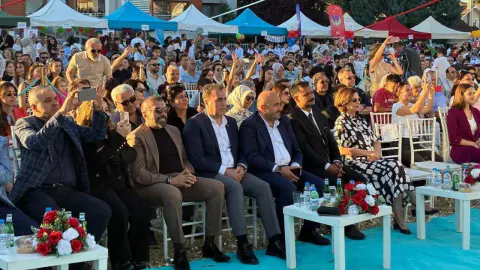 Eskişehir'de Eğitim ve Sanat Rüzgarı: ÇAĞFEST ile Mezuniyet Coşkusu