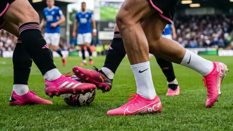 Dünya Kupası'nda Pembe Krampon Akımı: Sahadaki Renk Değişiminin Nedenleri