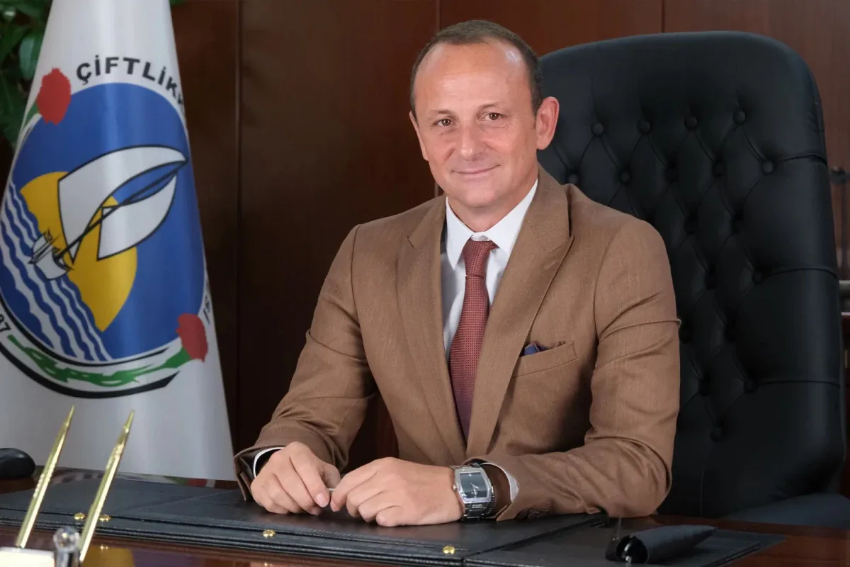Çiftlikköy'de Yatırım Dönemi Başlıyor: Atatürk Kütüphanesi ve Kültür Evi Müjdesi Çiftlikköy'de Yatırım Dönemi Başlıyor: Atatürk Kütüphanesi ve Kültür Evi Müjdesi