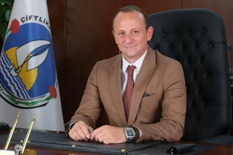 Çiftlikköy'de Yatırım Dönemi Başlıyor: Atatürk Kütüphanesi ve Kültür Evi Müjdesi Çiftlikköy'de Yatırım Dönemi Başlıyor: Atatürk Kütüphanesi ve Kültür Evi Müjdesi