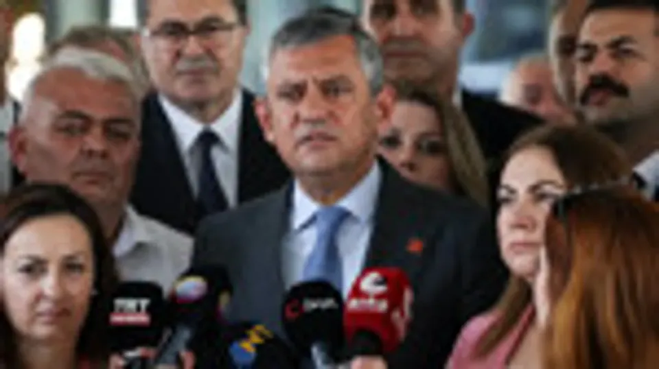 Özgür Özel'den Kritik Hamle: Çağrı Heyeti Başkanlığına Murat Karayalçın Önerisi görseli