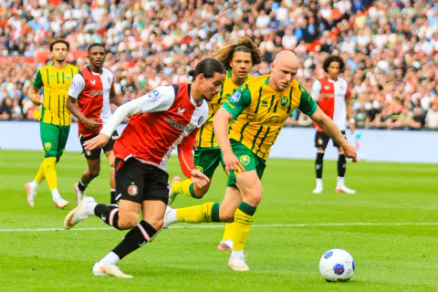 NEC - Feyenoord: Goffertstadion'da Zirve Çatışması, Moussa Krizi ve Priske'nin Rotasyon Sınavı