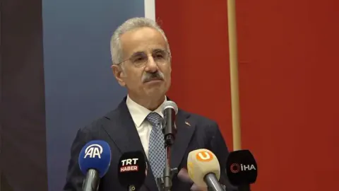 Türkiye'de Ulaşım Hamlesi: Öğrenci Destekleri ve Altyapı Çalışmaları