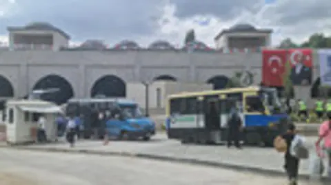 Ankara'da dolmuşta durak düğmesi neden yok? Mevzuat ve kültür farkı