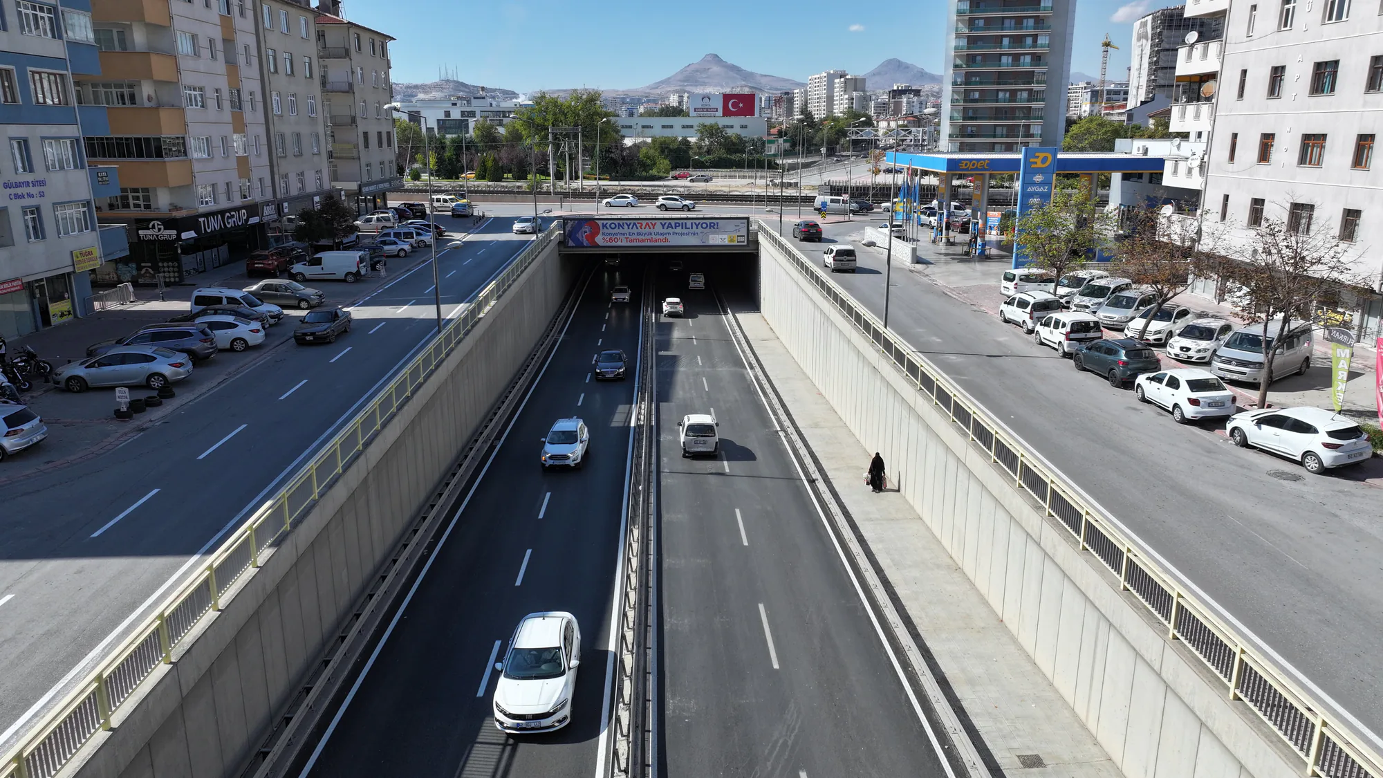 Büyükşehir'den Açıksu Caddesi'ne Yeni Yüz: Yol Kalitesi Artırılıyor Büyükşehir'den Açıksu Caddesi'ne Yeni Yüz: Yol Kalitesi Artırılıyor