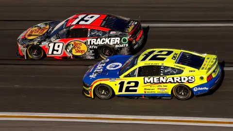 EchoPark Speedway'de Heyecan: Quaker State 400 Yarışında Hava Durumu Alarmı