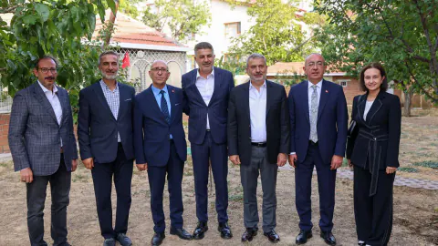 AK Parti Milletvekili Doç. Dr. İshak Şan Meram’da saha programı gerçekleştirdi