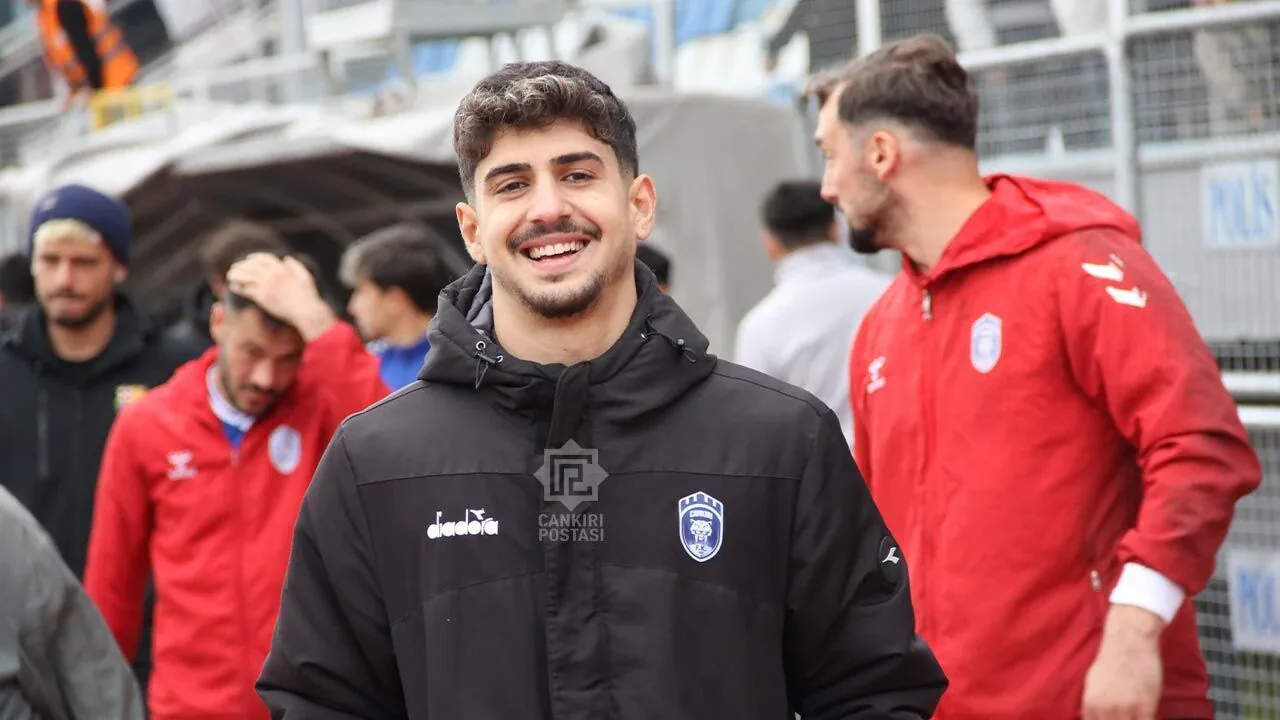 Çankırı FK'nın Genç Yıldızı Keremcan Meşe Adana Adalet Gücü'ne Transfer Oldu Çankırı FK'nın Genç Yıldızı Keremcan Meşe Adana Adalet Gücü'ne Transfer Oldu