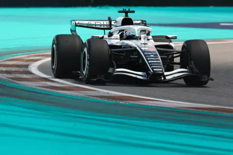 Williams Racing'den Sürpriz Hamle: Sergio Perez Gündemde