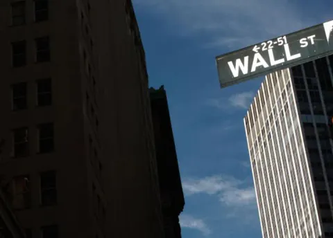 Wall Street devleri tokenizasyona yelken açtı: "Tehdit değil, büyüme motoru" Wall Street devleri tokenizasyona yelken açtı: "Tehdit değil, büyüme motoru"
