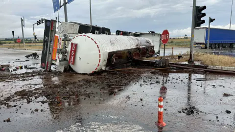 Çorum'da Tır ve Tanker Çarpıştı: Kazada Yaralanan Sürücüler Hastaneye Kaldırıldı