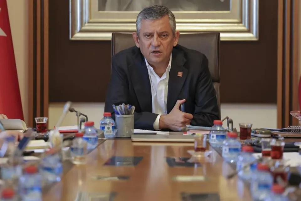 YENİ Parti Anket Sonuçları Siyaseti Karıştırdı: Büyü mü Bozuldu, İlk Sıra mı Geldi? görseli