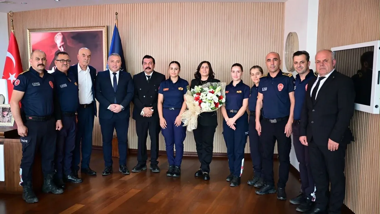 Aydın Büyükşehir Başkanı Çerçioğlu: İtfaiye ekiplerine 15 yeni araç, 'Her koşulda yanınızdayız' Aydın Büyükşehir Başkanı Çerçioğlu: İtfaiye ekiplerine 15 yeni araç, 'Her koşulda yanınızdayız'