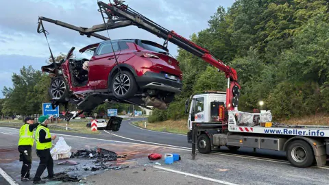 Hessen'de Gece Yarısı Dehşeti: Gece Yarısı A45 Otoyolunda Ölümcül Kaza
