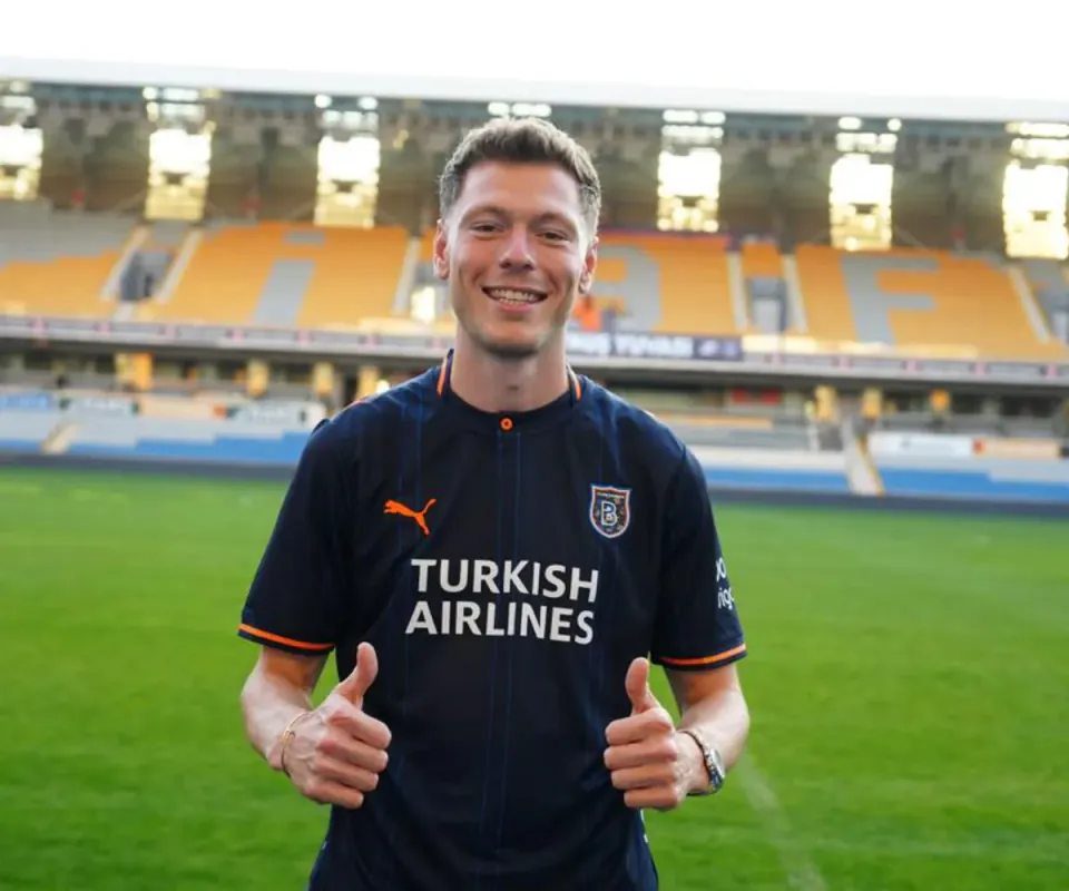 Başakşehir'den Hücum Hattına Danimarkalı Takviye: Andreas Skov Olsen İmzayı Attı