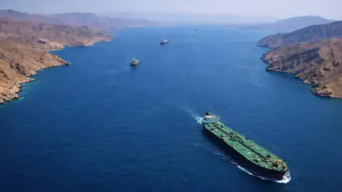 Küresel Enerji Lojistiğinde Kritik Dengeler: Tanker Arzı ve Petrol Piyasaları