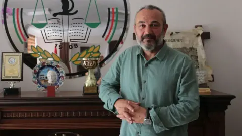 İzmir Barosu Eski Başkanı Özkan Yücel Hayatını Kaybetti