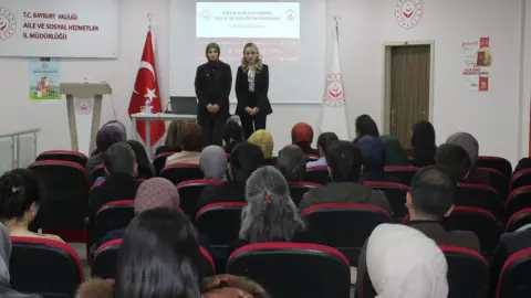 Bayburt'ta sosyal hizmet personeline psikolojik ilk yardım ve yas danışmanlığı eğitimi