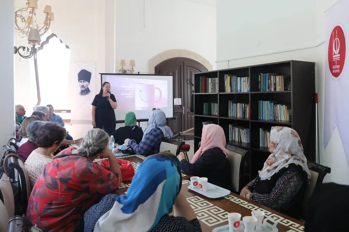 Keçiören'de Aile İçi İletişimi Güçlendiren Seminer Düzenlendi Keçiören'de Aile İçi İletişimi Güçlendiren Seminer Düzenlendi