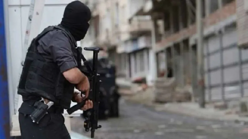 Sultanbeyli'de IŞİD'li terörist Berkan Ç. etkisiz hale getirildi, 1 vatandaş yaralandı görseli