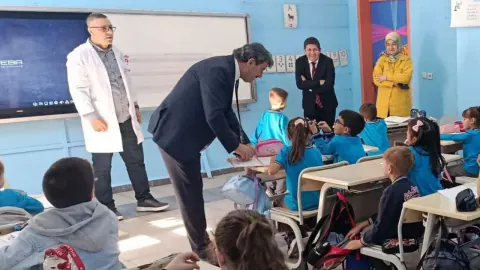 Çankırı'de İl Milli Eğitim Müdürü Ayhan Işık, Şehit Hilmi Bıyıklı İlkokulu'nu Ziyaret Etti