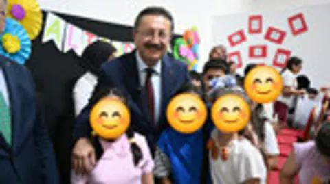 Altındağ’dan açılış desteği: Öğrencilerine çanta, kırtasiye ve ayakkabı hediyesi