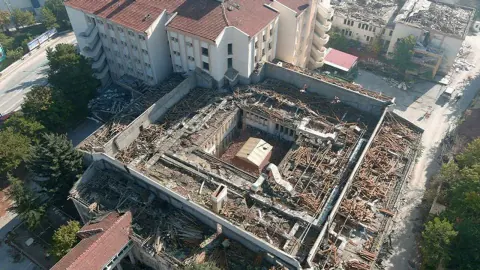 Kütahya’da Eski Hastane Ek Hizmet Binası Yıkımına Resmen Başlandı: Süre 3 Ay