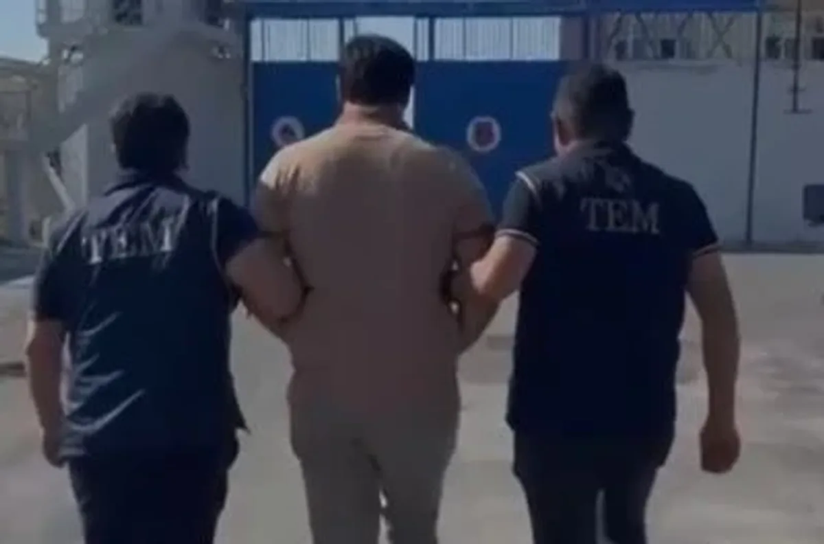 Nevşehir'de FETÖ Hükümlüsü Yakalandı: 6 Yıl 10 Ay Hapis Cezası Var Nevşehir'de FETÖ Hükümlüsü Yakalandı: 6 Yıl 10 Ay Hapis Cezası Var
