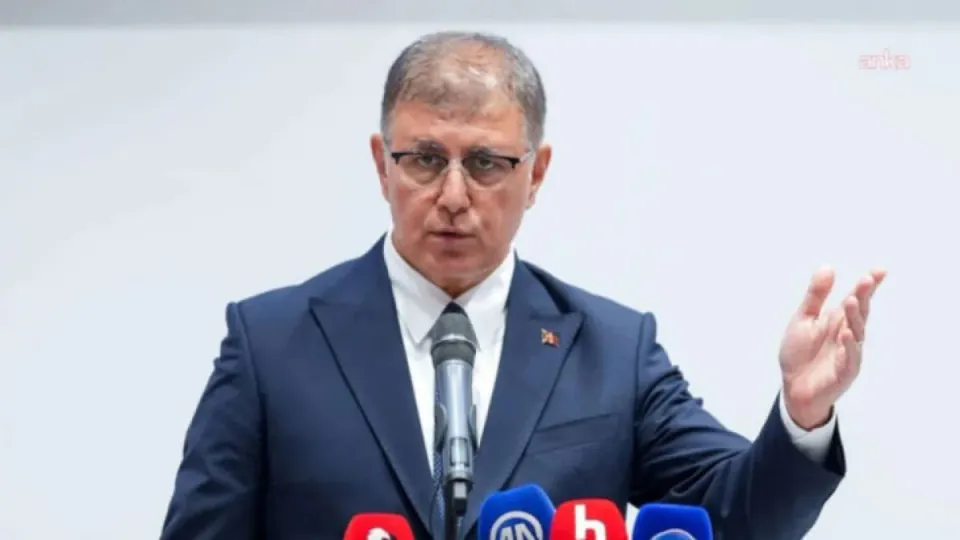 Cemil Tugay'den AKP Transfer İddialarına Yanıt: İzmir Siyasetinde Gündem görseli