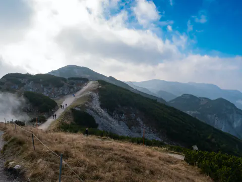 Untersberg Dağı'nda Facia: Tecrübeli Dağcı Kayalardan Düştü