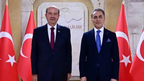 KKTC Eski Cumhurbaşkanı Ersin Tatar, Nevşehir'de Vali Hüseyin Kök'le Bir Araya Geldi