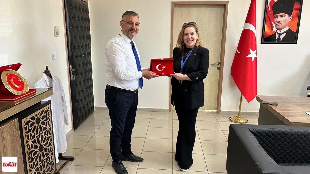 Tokat Sağlık Yönetiminde Görev Değişimi: Uz. Dr. Yasemin Hanoğlu Yeni Görevine Başladı Tokat Sağlık Yönetiminde Görev Değişimi: Uz. Dr. Yasemin Hanoğlu Yeni Görevine Başladı