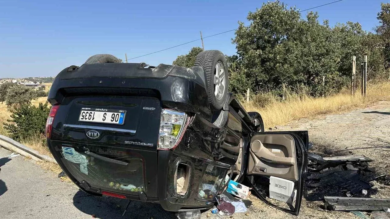 Uşak'ta takla atan araçta sürücü Nevzat Kıdıman hayatını kaybetti Uşak'ta takla atan araçta sürücü Nevzat Kıdıman hayatını kaybetti