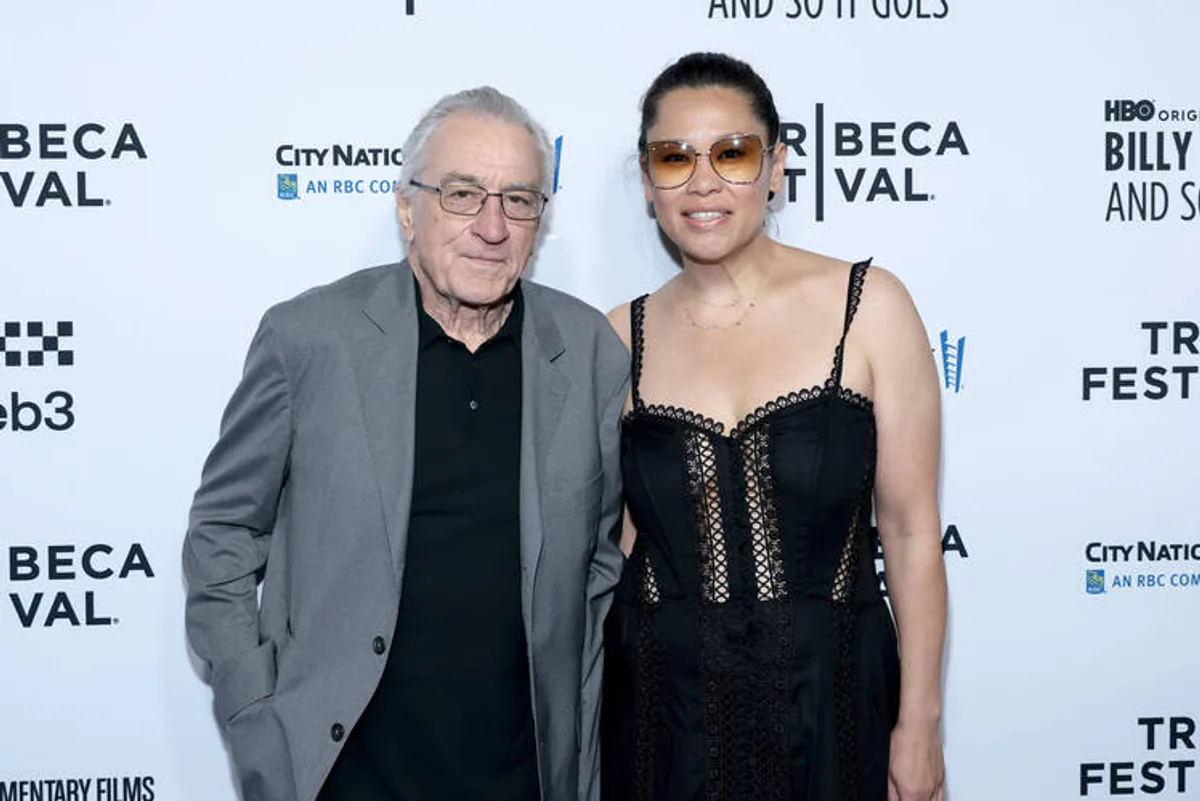 Robert De Niro ve Tiffany Chen Antibes'te Görüntülendi Robert De Niro ve Tiffany Chen Antibes'te Görüntülendi