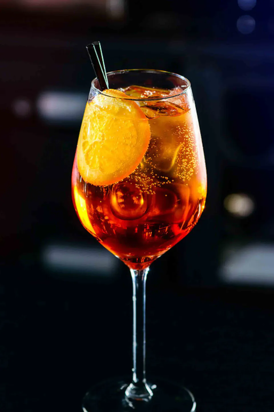 İtalyan Aperitivo Kültürünün Küresel Fenomeni: Aperol Spritz Nedir? görseli