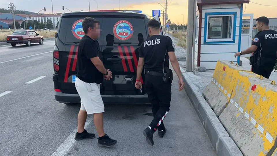 Antalya'dan Kaçan Gasp ve Kundaklama Şüphelileri Kütahya'da Yakalandı görseli