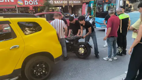 Kütahya Atatürk Bulvarı'nda Kaza: Motosiklet Taksiye Çarptı