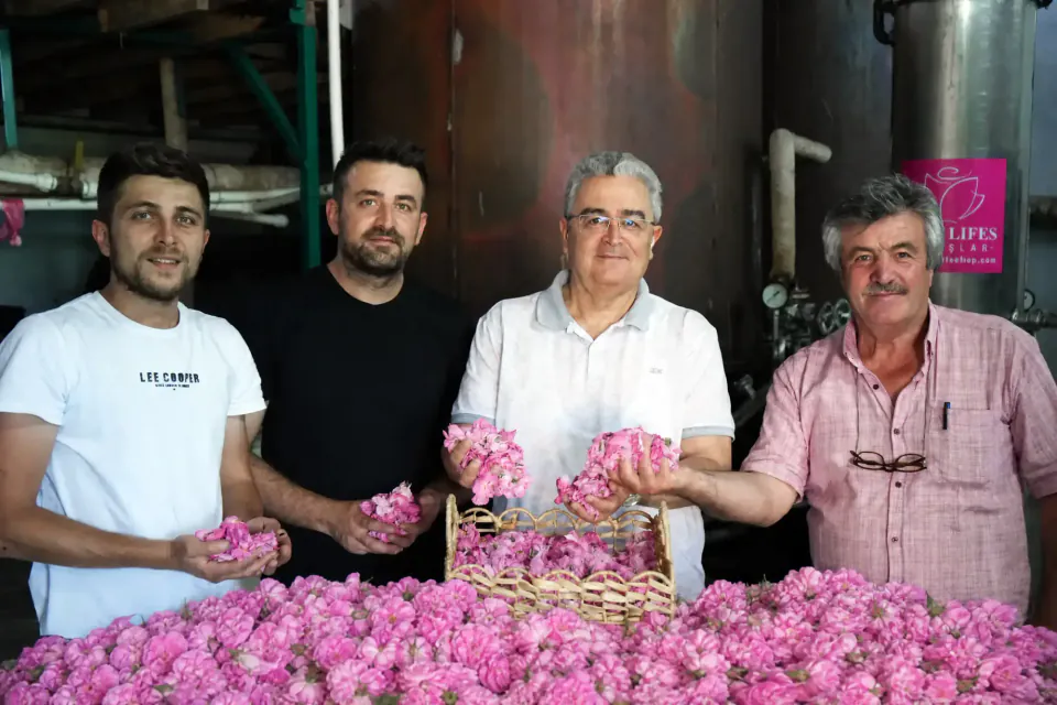 Burdur'un 140 Yıllık Gül Mirası 'Kokuyu Takip Et' Projesiyle Dünyaya Açılıyor görseli