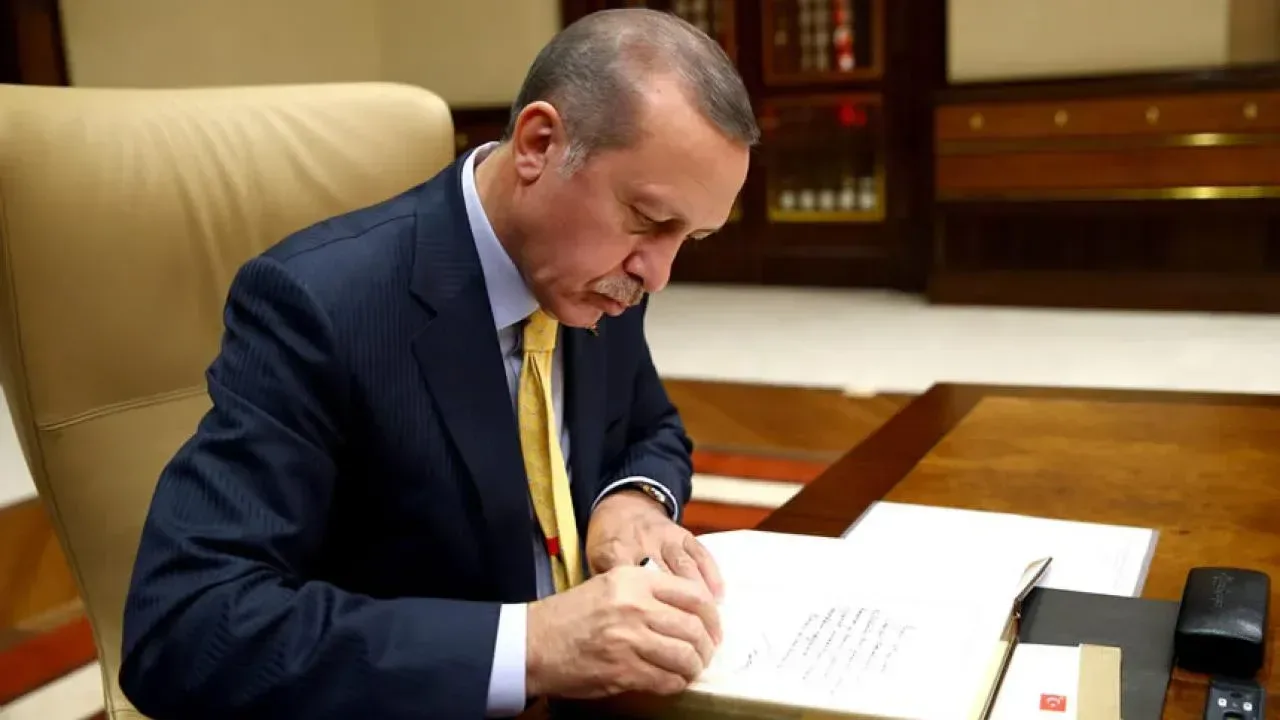 Ulaştırma ve Altyapı Bakanlığı'nda Yeni Dönem: Ahmet Hamdi Atalay Atandı Ulaştırma ve Altyapı Bakanlığı'nda Yeni Dönem: Ahmet Hamdi Atalay Atandı