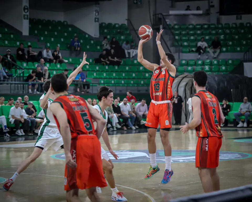 Yalova Haremspor deplasmanda Darüşşafaka'yı 32 farkla yendi: 79-47 görseli
