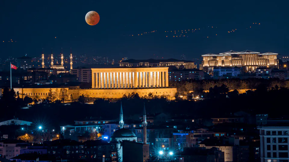 Türkiye'de Yabancılar İçin İkamet ve Mülk Edinme Düzenlemeleri Sıkılaşıyor görseli